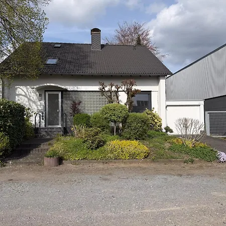 Апартаменты T&k - - 5 Detached House - Private Parking *