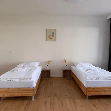 Апартаменты T&k - - 5 Detached House - Private Parking