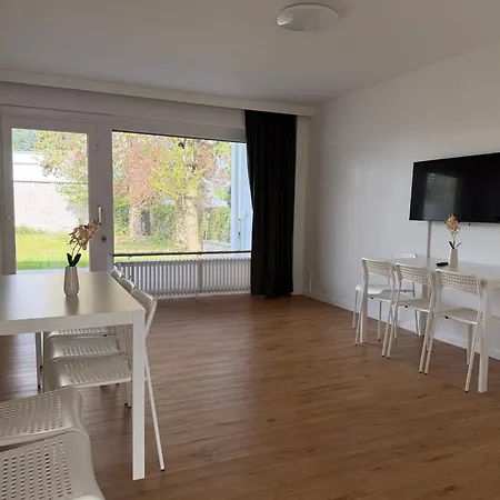 T&k - - 5 Detached House - Private Parking ゾーリンゲン